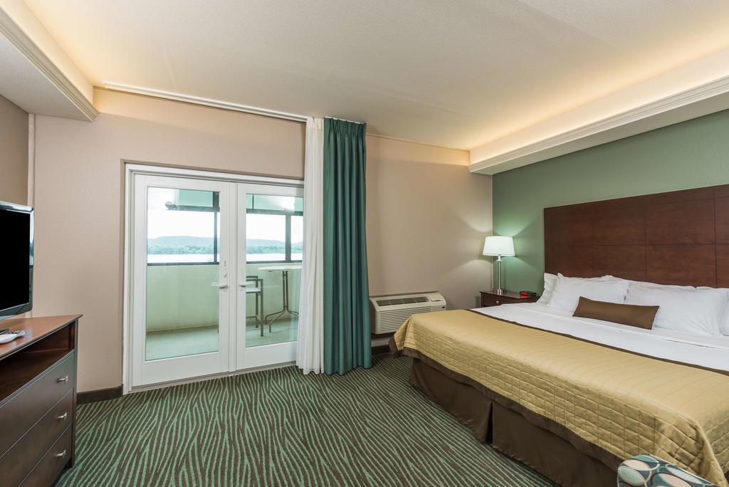 Baymont By Wyndham Bellevue Hotell Exteriör bild