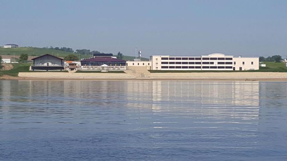 Baymont By Wyndham Bellevue Hotell Exteriör bild