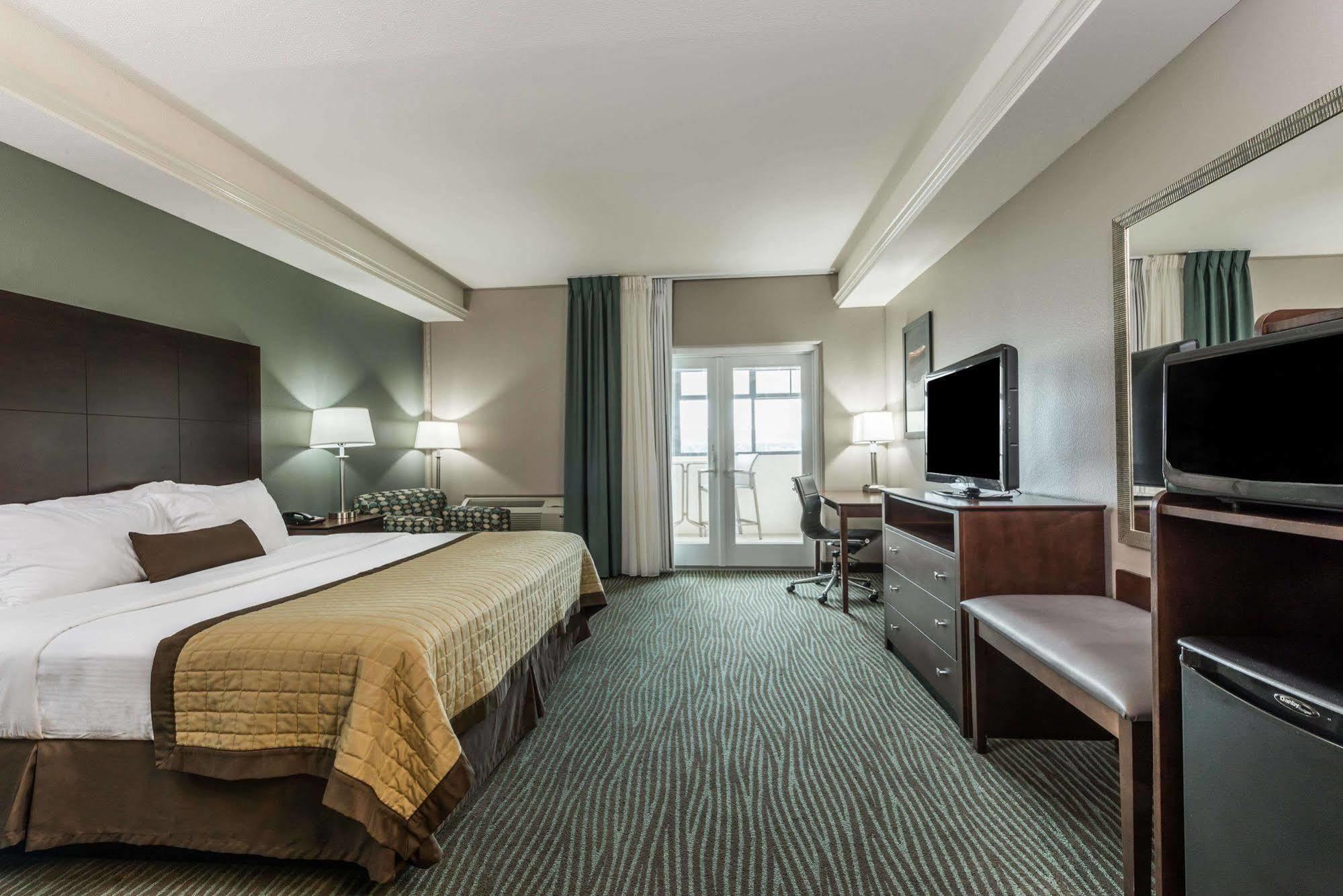 Baymont By Wyndham Bellevue Hotell Exteriör bild